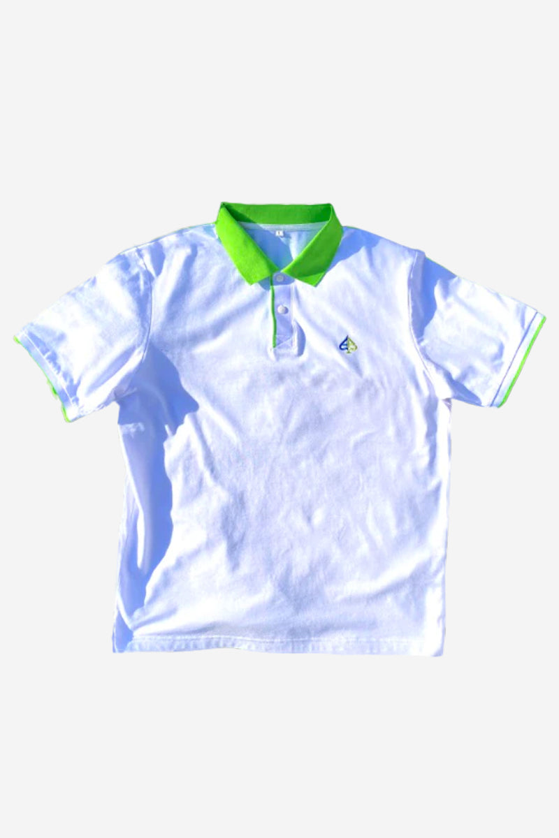 White t shirt with best sale green collar